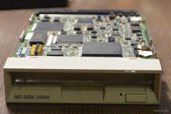 Optical Hard Drive Fujitsu M2513A6F 640mb 3.5. Internal Scsi,Magneto-Optical (MO) Disk Drives
