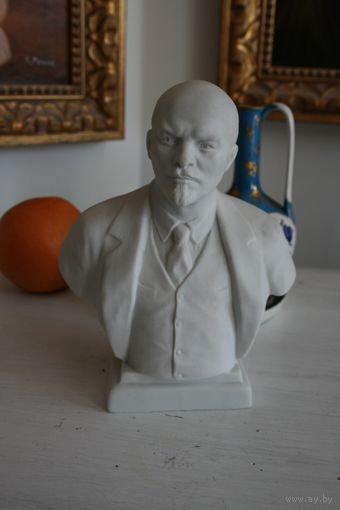 Статуэтка фарфор Ленин старая высший сорт  ЛФЗ