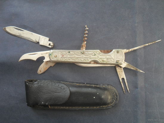 Ножик перочинный с чехлом.В ремонт.С рубля.