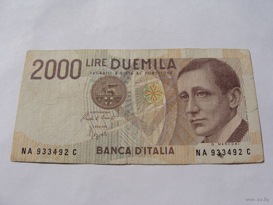 Италия. 2000 лир 1990 год. Нечастая!!!