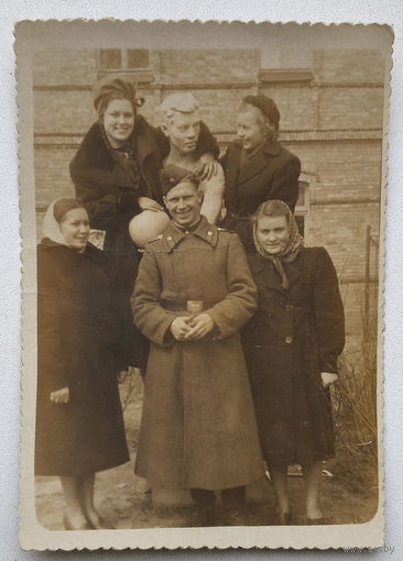 Фото с солдатом. 1964 г. Даугавпилс. 8х12 см.