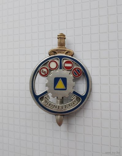 Франция. Квалификационный знак "Инструктор по вождению автомобиля"