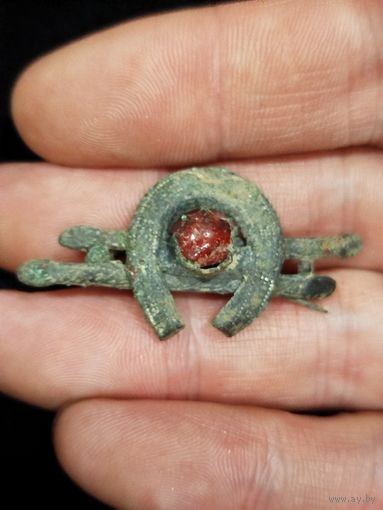 Интересная старинная брошька ,с рубля