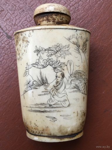 Старинная табакерка ,кость, штихельная резьба, редкость