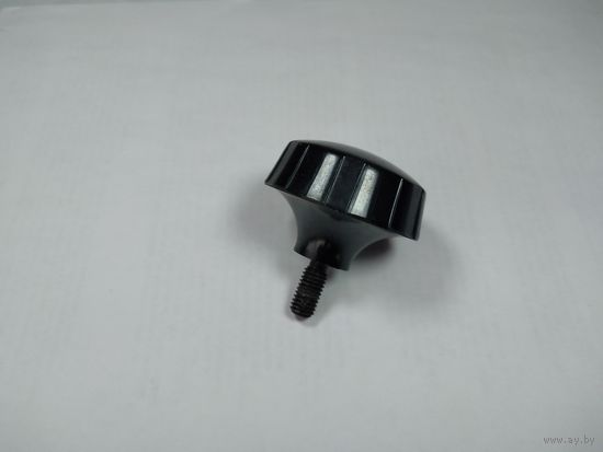 Винт регулировочный