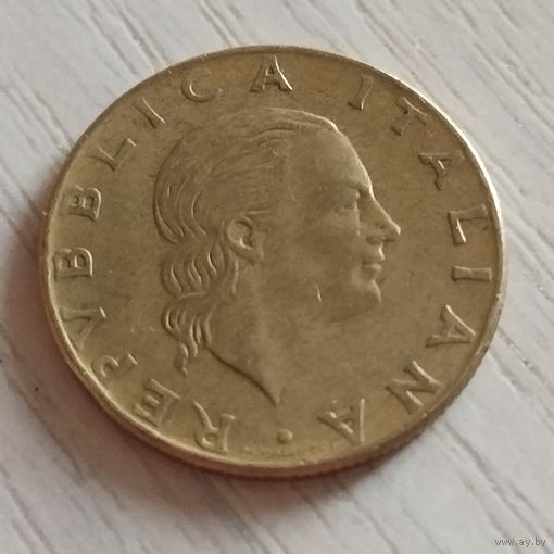 Италия 200 лир 1979г.