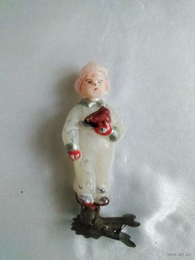 Мальчик с коньками.Каталог.