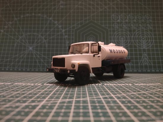 Масштабная модель ГАЗ-3307 Г6-ОТА-4,2 Масштаб 1/43