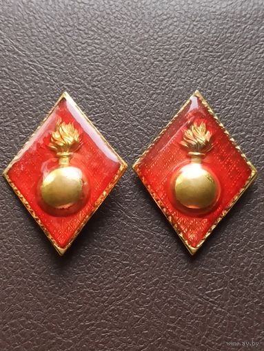 Эмблемы Петлицы Артиллерийских войск Франкистская Испания, времена Франсиско Франко. ЭМАЛЬ / ЛАТУНЬ.