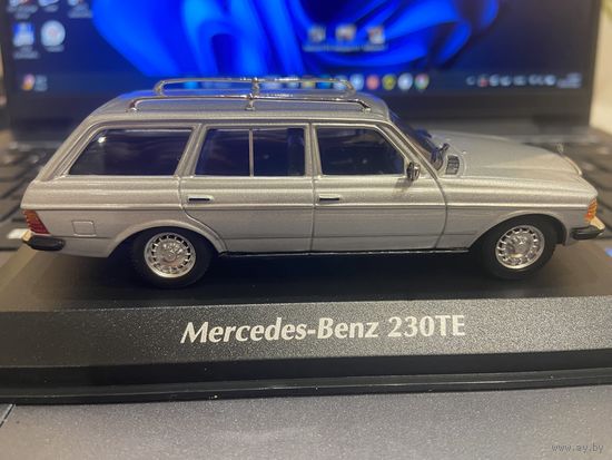 Mercedes Benz W123 ( Maxichamps)