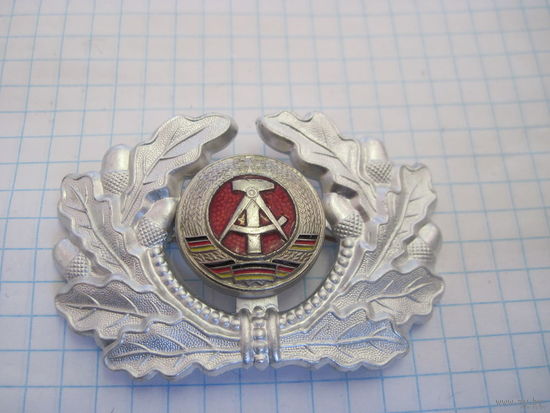 Кокарда офицерская армии ГДР до 1990г