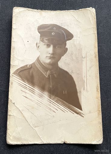 Фотооткрытка 1 Мировая война / Немецкий солдат / Полевая форма (Feldgrau) фуражка (Feldmutze)