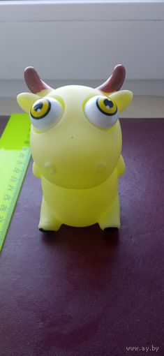 Игрушка резиновая Бычок
