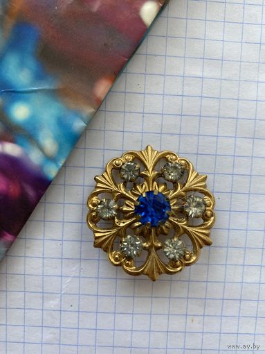 Брошь.