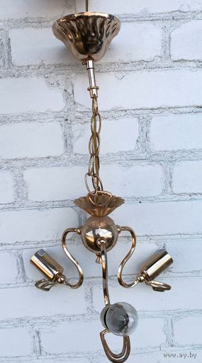 Люстра Орхидея на 3 лампочки золотистого цвета б/у