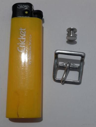 Пряжка и шпенек подбородочного ремня нем. каски. Перевыставление.