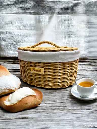 Плетеная хлебница из декоративной лозы