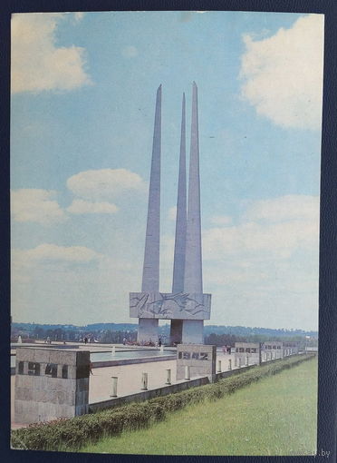 Открытка, ДПК. "Витебск. Монумент в честь освободителей города". Фото А. Захарченко, 1984, изд."Планета"