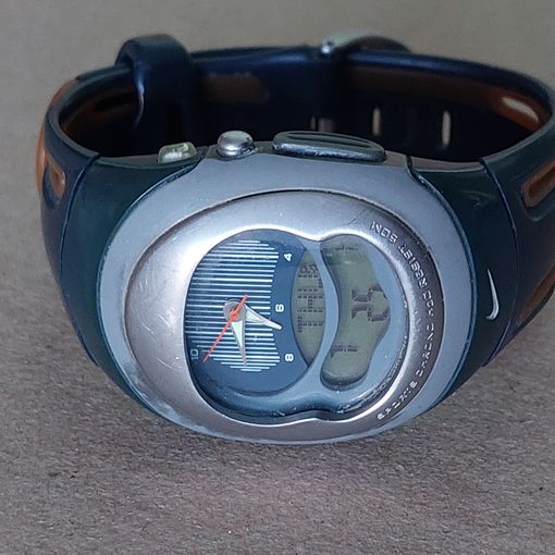 Редкие винтажные мужские наручные часы 2000х Nike Cross Trainer