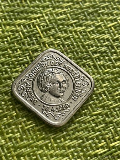 Нидерланды 5 центов 1980 г. ( Коронация королевы Беатрикс )