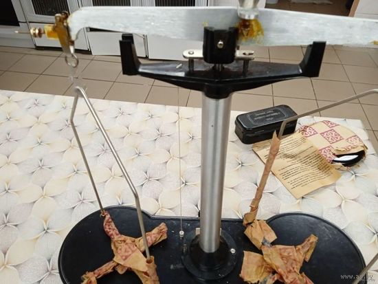 Весы лабораторные технические София Кофарджиев.(болгария)1988г +гирьки