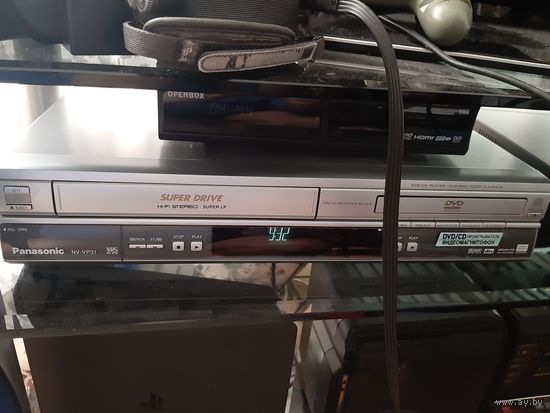 Видеомагнитофон DVD/CD проигрователь Panasonic NV-VP31