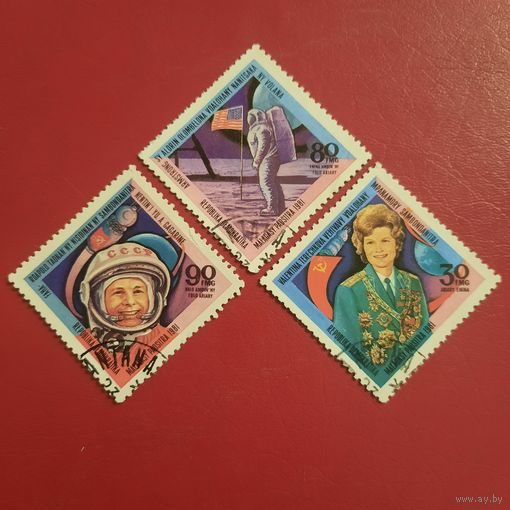 Мадагаскар 1981. Космонавтика. Гагарин. Терешкова