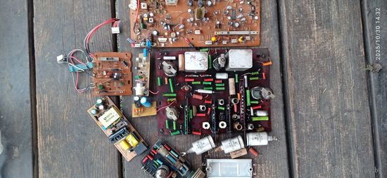 Платы с радиодеталями