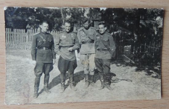Фото военное, 1944 г. "Офицеры"