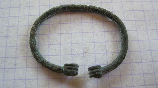 Застежка древняя (фибула). Бронза, литье.