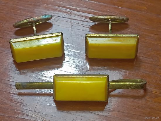 Запонки янтарные с позолотой , СССР . С 2 рублей .