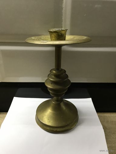 Латунный подсвечник.