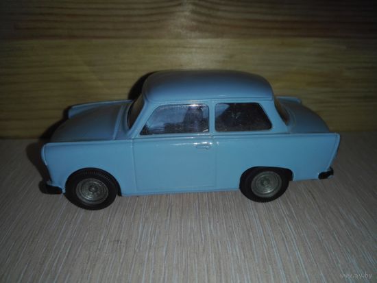 Винтаж.Trabant 601 der Trabi Mauerfall 1989 Vitesse.Португалия.1/43.
