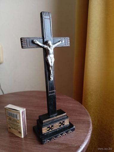 Крест настольный католический.