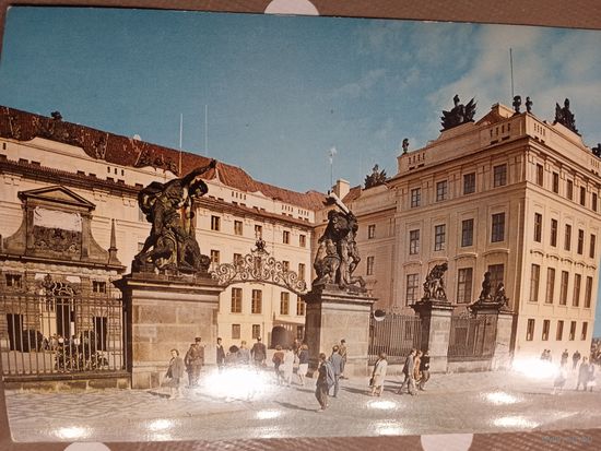 Прага. Ворота во въездной двор Пражского града