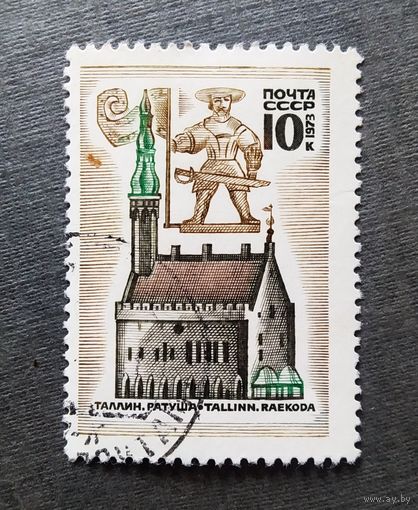 Марка СССР 1973 год Архитектура Прибалтики