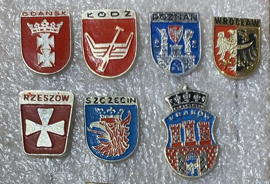 Гербы польских городов: Гданьск, Лодзь, Познань, Вроцлав, Жешув, Щецин, Краков. Цена за знак