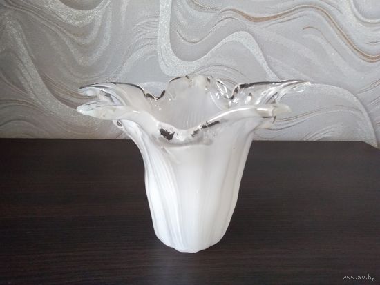 Плафон, высота 12см,ширина 15см, отверстие под патрон 3,5 см