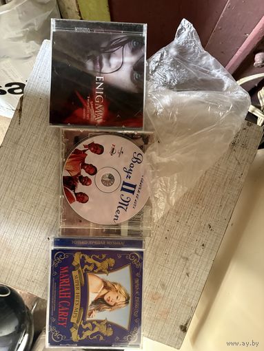 CD- диски с музыкой.