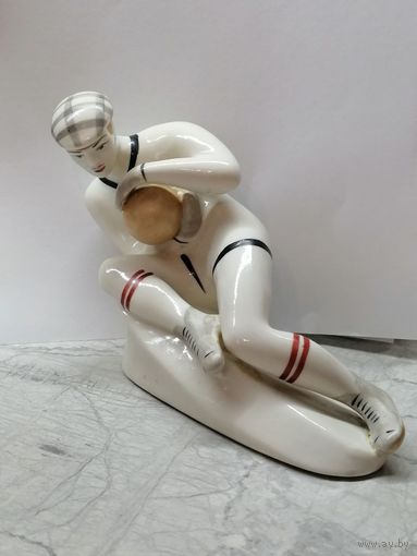 Фарфоровая статуэтка Футболист или Вратарь