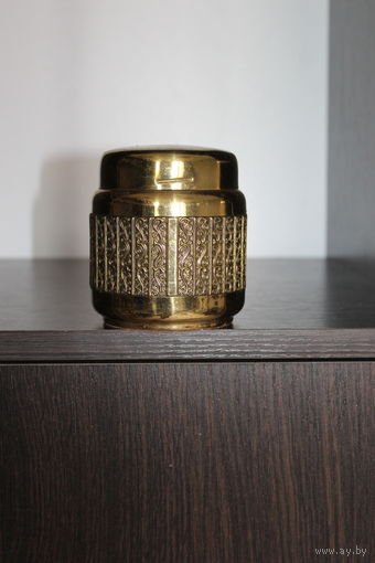 Винтажная, старинная сигаретница.