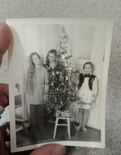 Фото девочек у новогодней елки 1970-1980