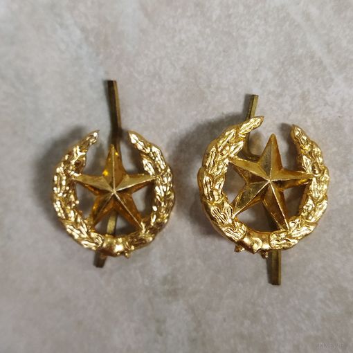 Редкие эмблемы. Общевойсковые. Круглые. Образца 1958 года.  Мечта "дембеля" пограничника КГБ СССР. Алюминий.