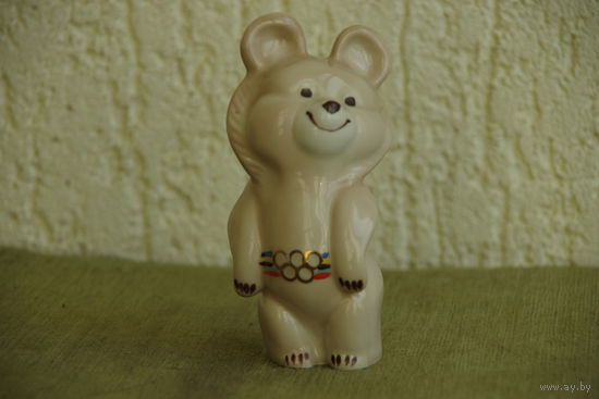 Статуэтка фарфоровая " Олимпийский  Мишка "   13,5 см   целый