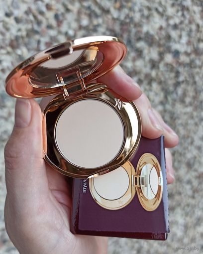 Миниверсия компактной пудры Charlotte Tilbury Airbrush Flawless Finish Complexion perfecting micro powder 3.4 gr в оттенке 1 Fair