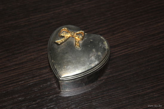 Металлическая шкатулка "Сердце".