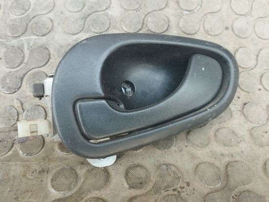 Ручка внутренняя передняя левая Mitsubishi Carisma