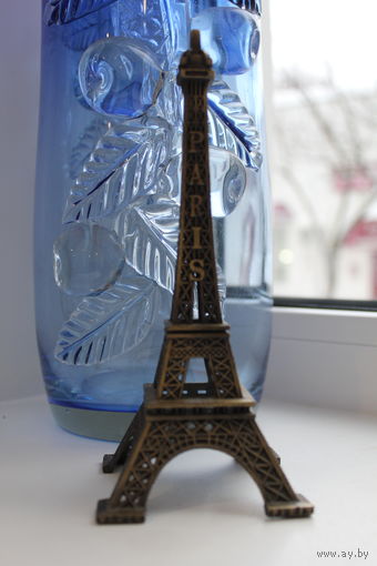 Красивый сувенир из Парижа "Эйфелева Башня"