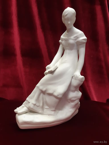 Статуэтка фарфоровая Татьяна Ларина (Девушка). Вербилки, СССР