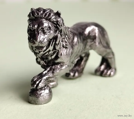 Статуэтка миниатюра Лев на шаре из Питера Оловянный сплав